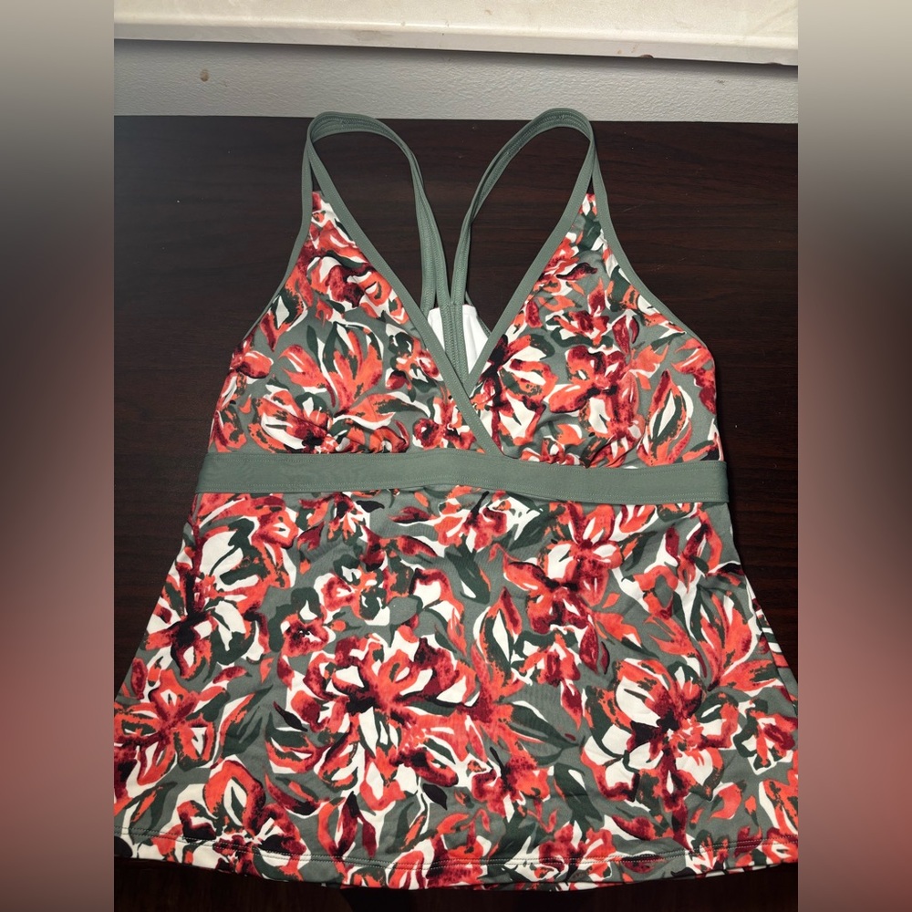L.L. Bean Floral Tankini Swimwear size 8 sage green/red‎ padded tropical upf 50+